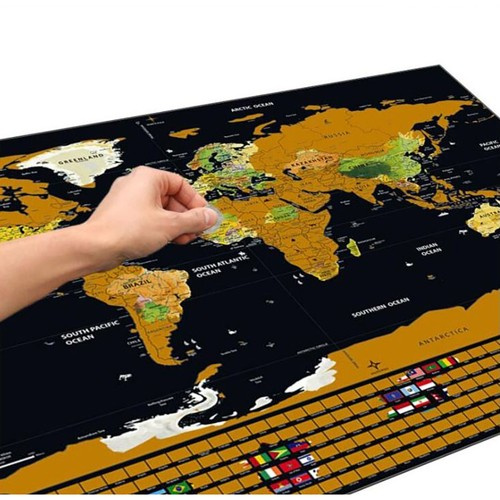 Škrabací mapa světa s vlajkami a doplňky 82×59 cm - Dárek pro cestovatele
